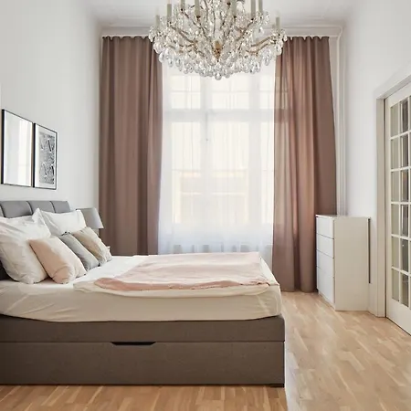 Apartament Sleek In New Town By Days