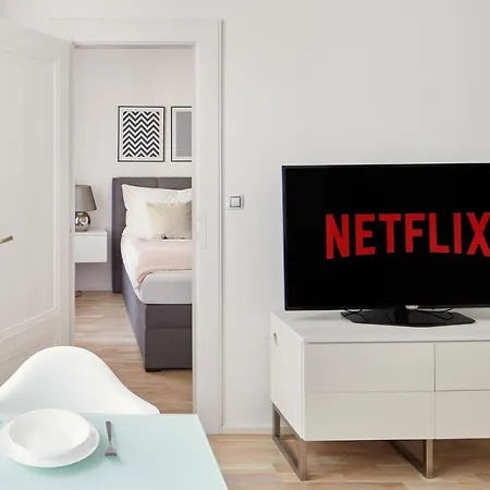 Apartament Sleek In New Town By Days Praga